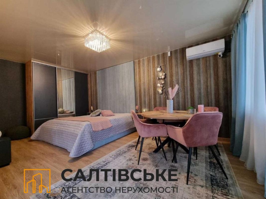 Продаж 1 кімнатної квартири 36 кв. м, Амосова вул. 5