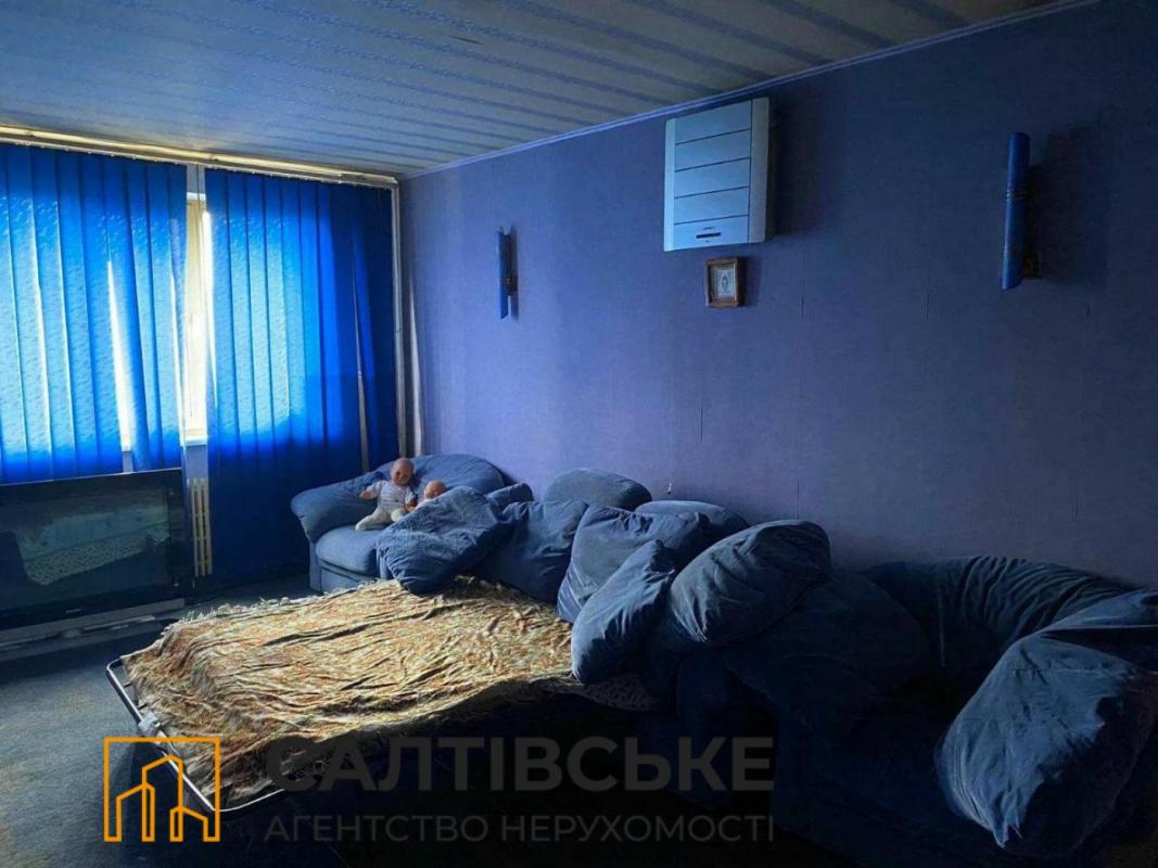 Продаж 3 кімнатної квартири 67 кв. м, Амосова вул. 23