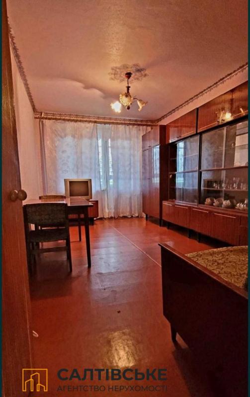 Продаж 3 кімнатної квартири 64 кв. м, Амосова вул. 52