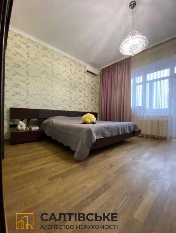 Продаж 3 кімнатної квартири 109 кв. м, Академіка Барабашова вул. 32