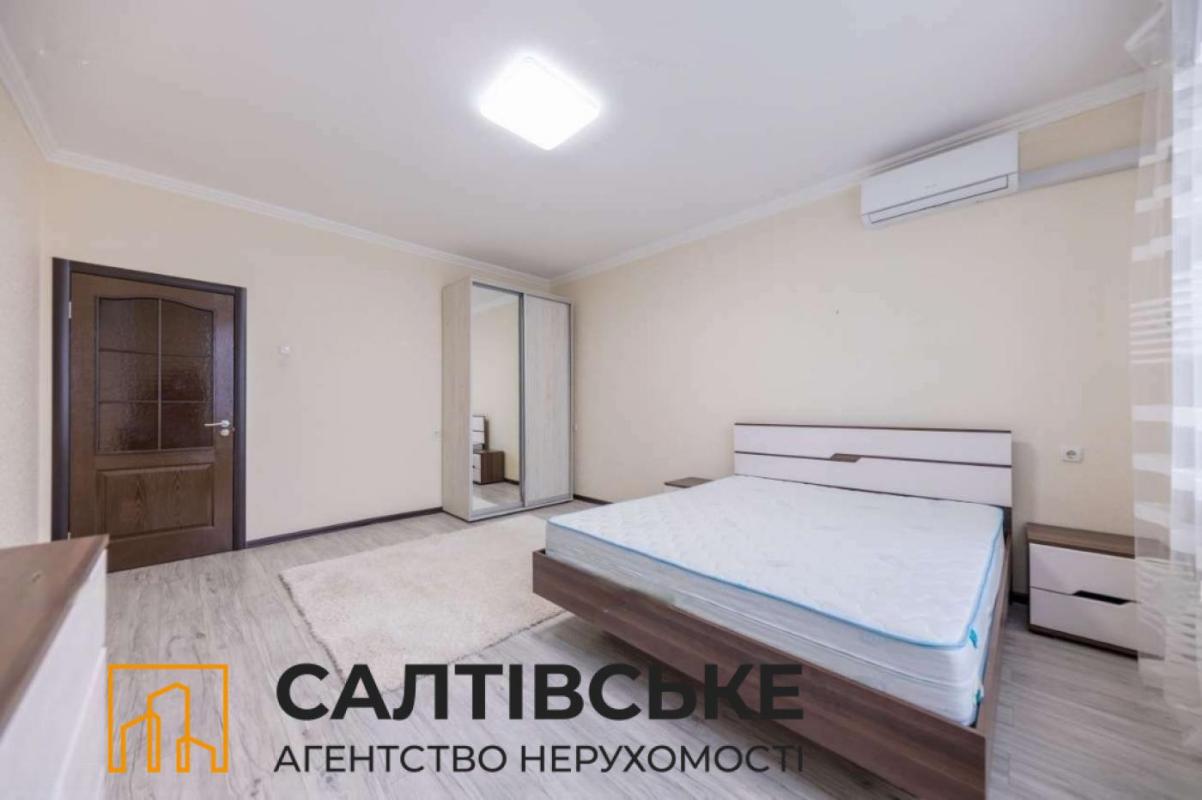 Продаж 1 кімнатної квартири 55 кв. м, Дружби Народів вул. 228а