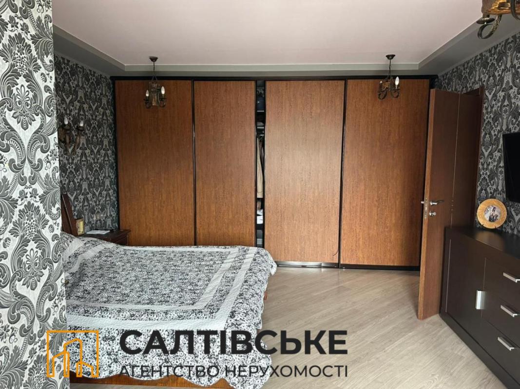 Продаж 3 кімнатної квартири 87 кв. м, Академіка Павлова вул. 160д