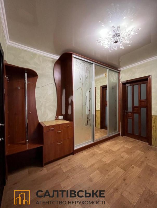 Продаж 1 кімнатної квартири 70 кв. м, Сонячна вул. 7