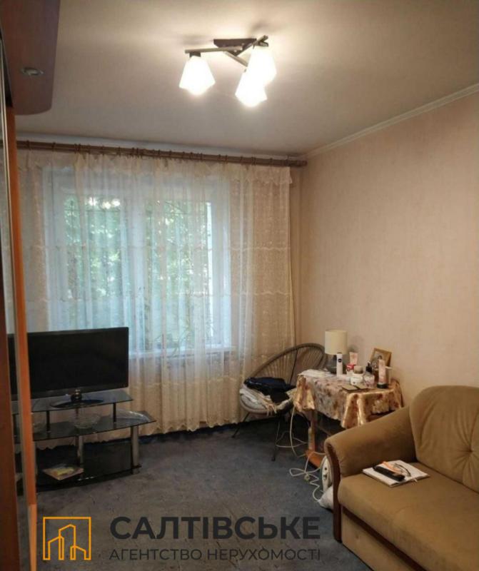 Продаж 3 кімнатної квартири 65 кв. м, Краснодарська вул. 175