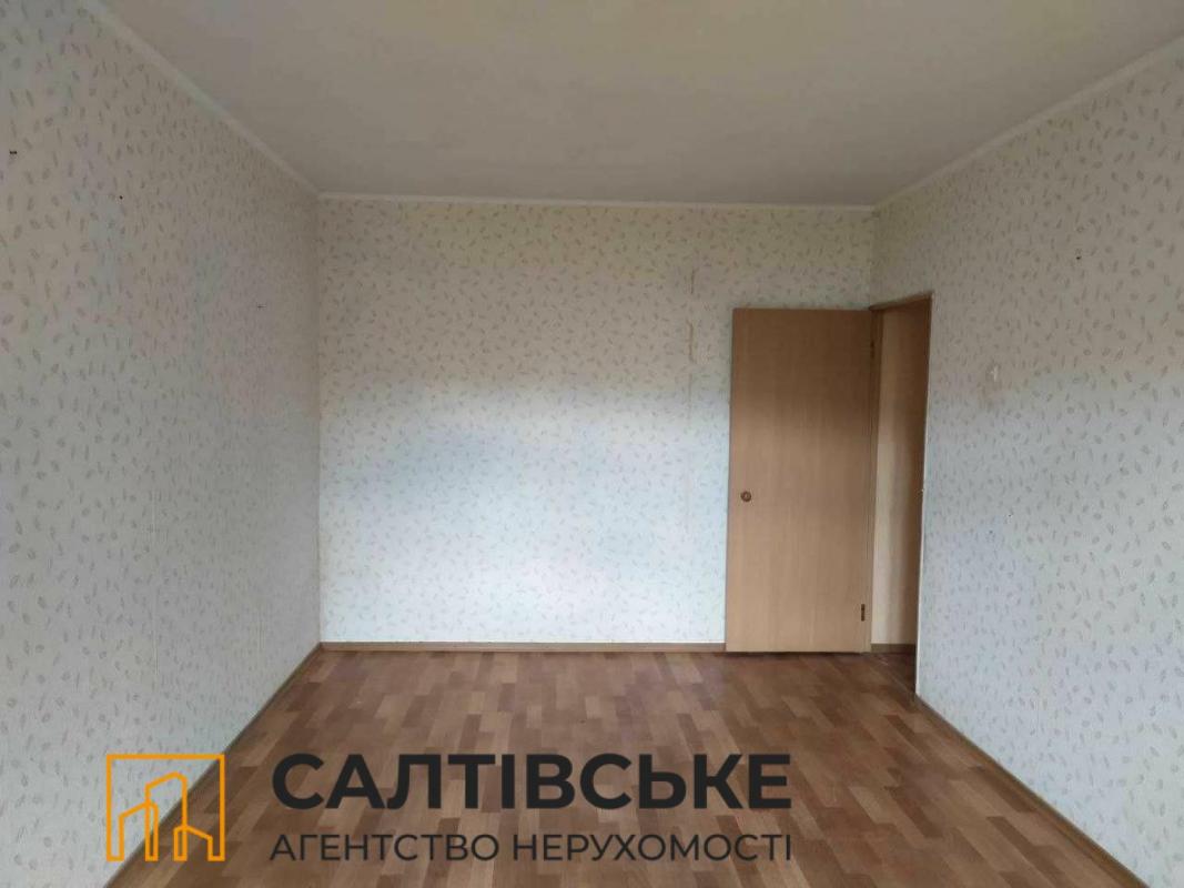 Продаж 2 кімнатної квартири 48 кв. м, Амосова вул. 23