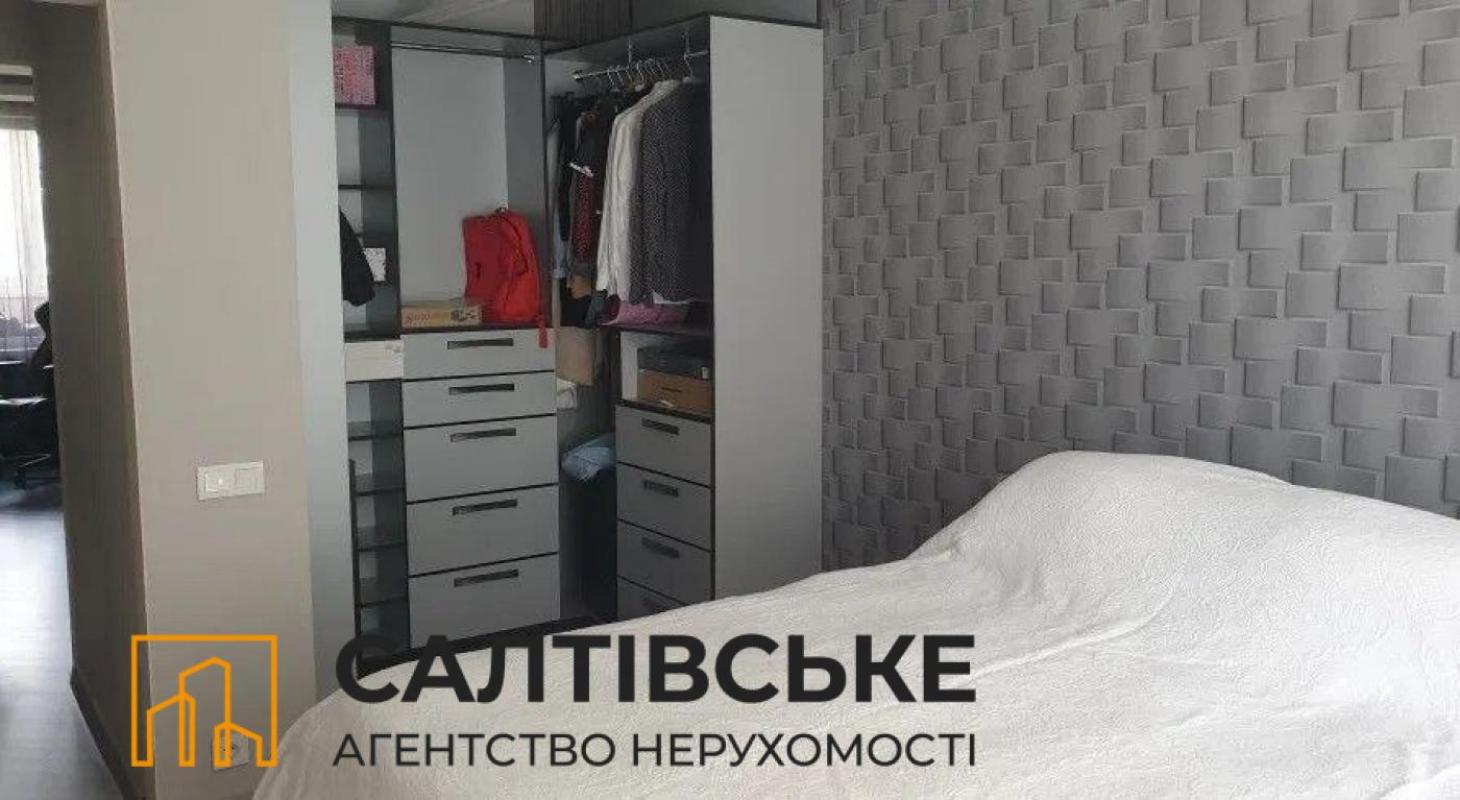 Продаж 3 кімнатної квартири 64 кв. м, Гвардійців-Широнінців вул. 44