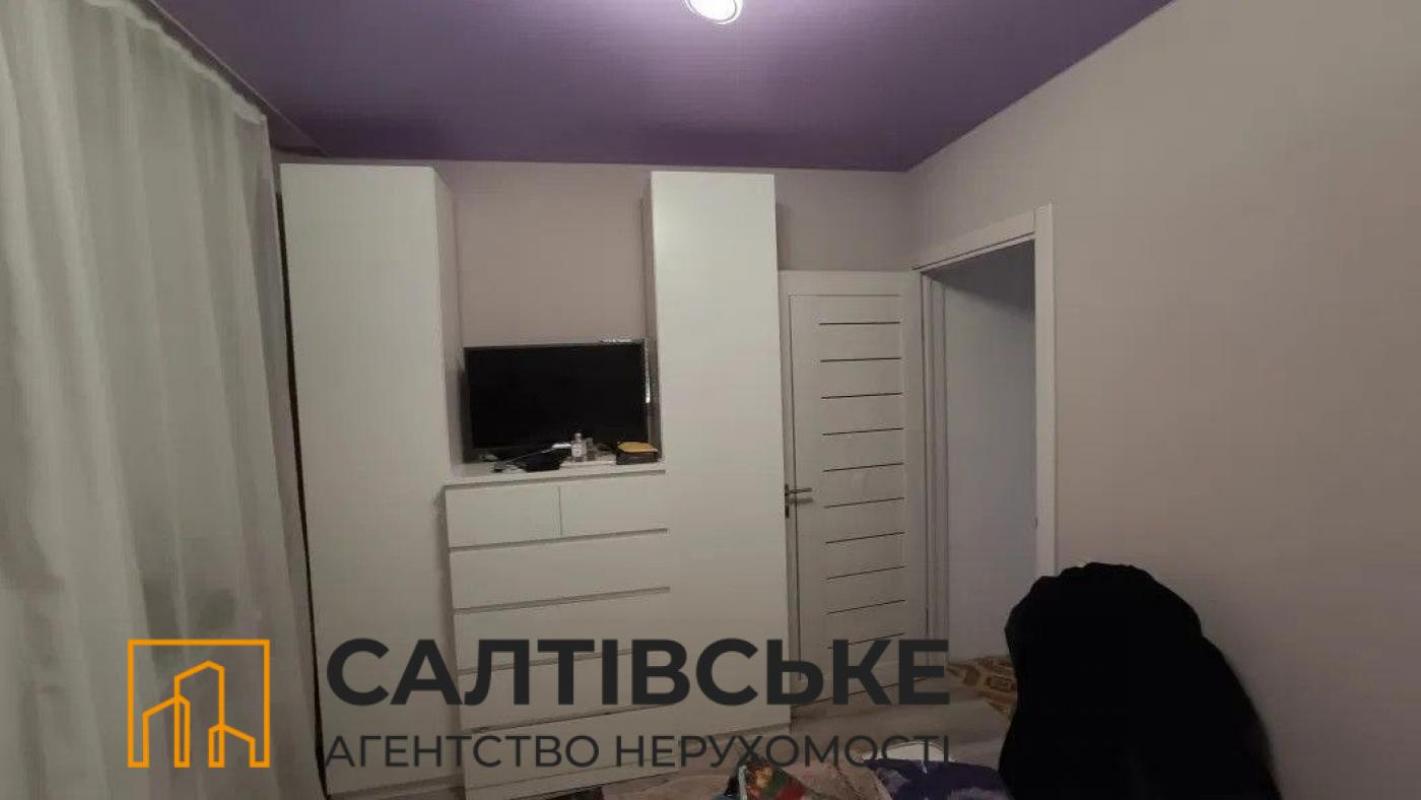 Продажа 4 комнатной квартиры 70 кв. м, Бучмы ул. (Командарма Уборевича) 42б
