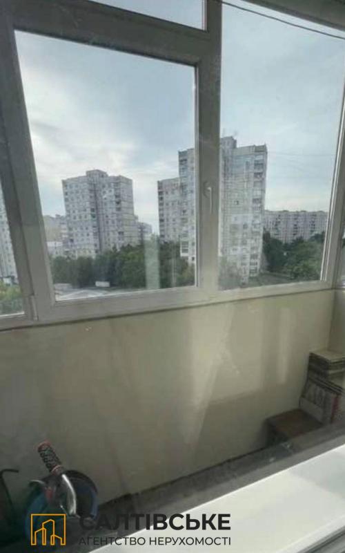 Продаж 2 кімнатної квартири 45 кв. м, Амосова вул. 13