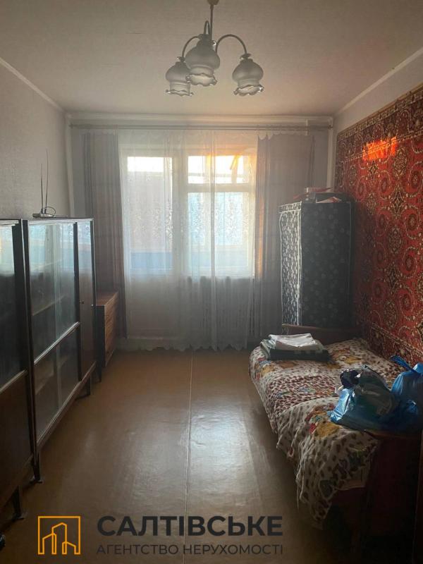 Продаж 3 кімнатної квартири 65 кв. м, Амосова вул. 25