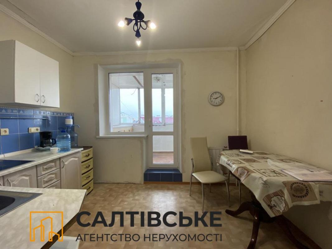 Продаж 4 кімнатної квартири 107 кв. м, Кричевського вул. 39