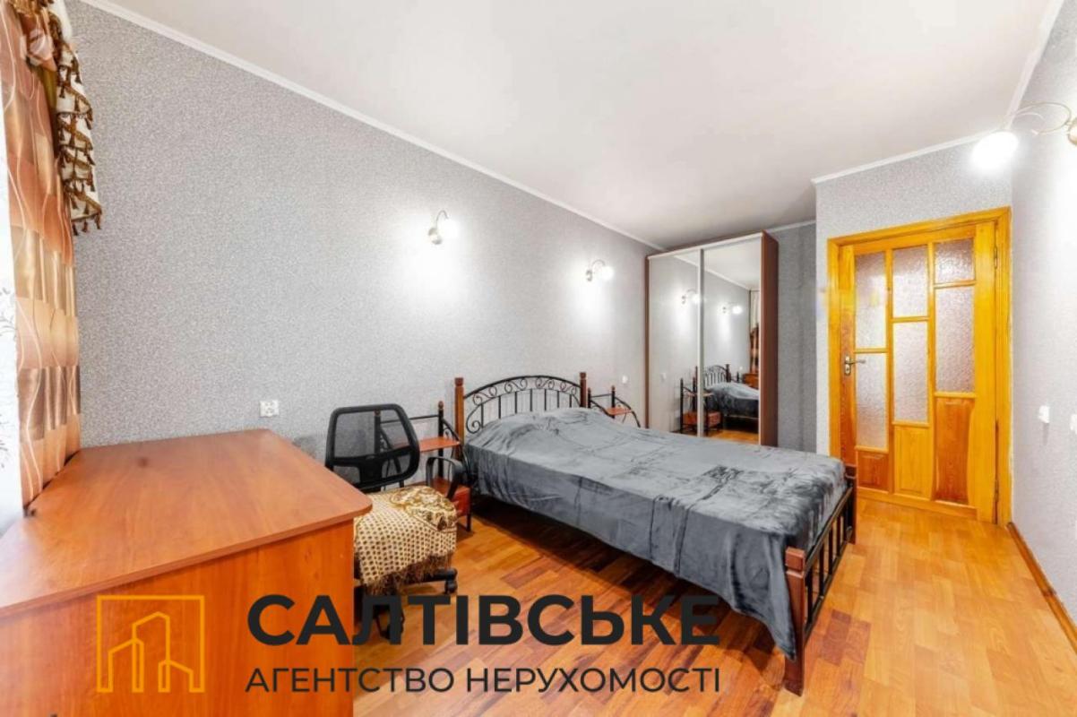Продаж 3 кімнатної квартири 68 кв. м, Академіка Павлова вул. 140г