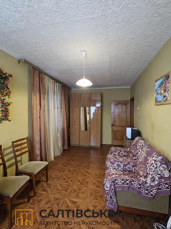 Продаж 3 кімнатної квартири 64 кв. м, Амосова вул. 1