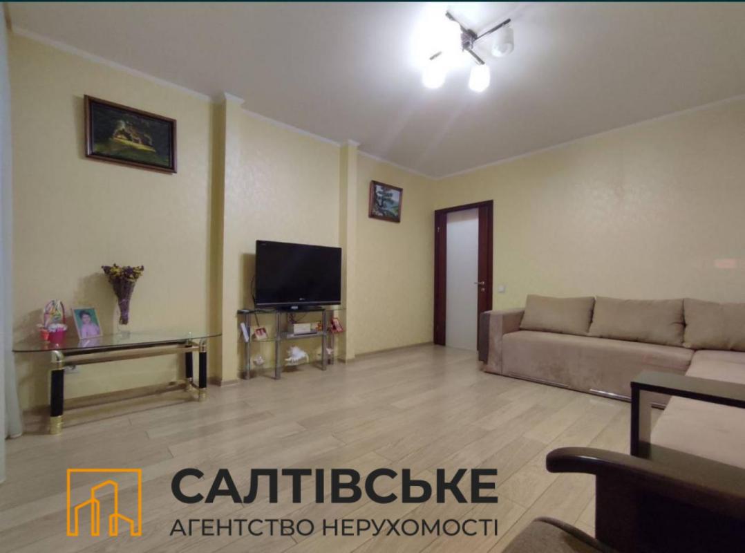Продаж 1 кімнатної квартири 53 кв. м, Кричевського вул. 32