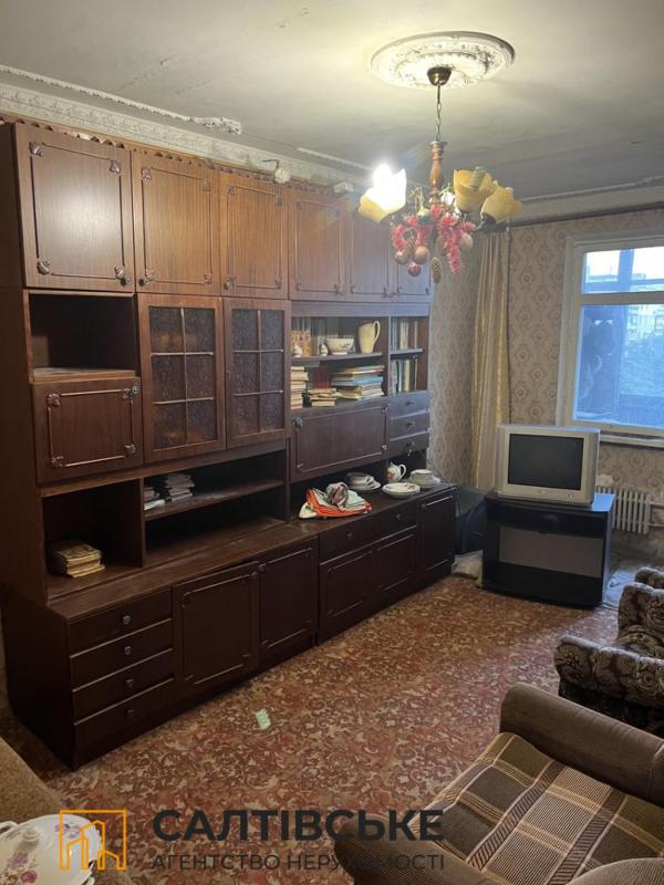 Продаж 3 кімнатної квартири 654 кв. м, Героїв Праці вул. 45