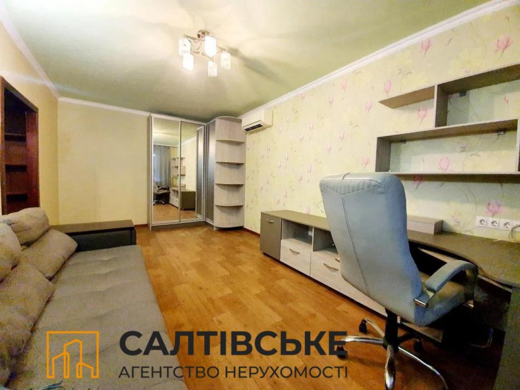Продажа 3 комнатной квартиры 72 кв. м, Метростроителей ул. 11