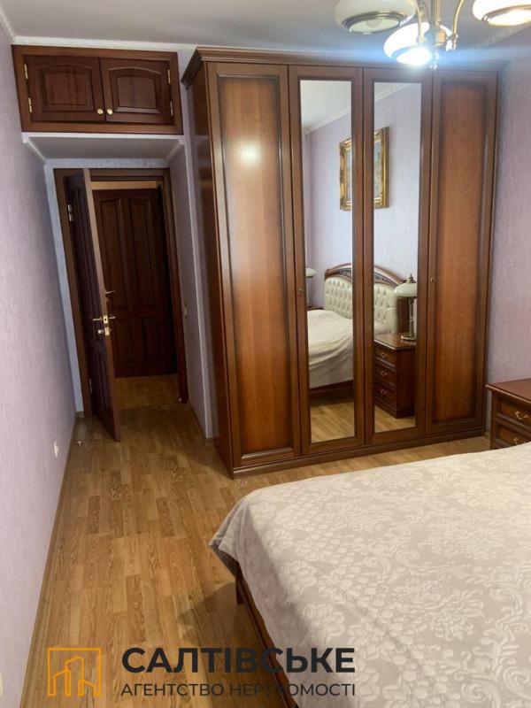 Продаж 3 кімнатної квартири 101 кв. м, Гвардійців-Широнінців вул. 33