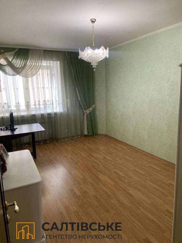 Продаж 3 кімнатної квартири 101 кв. м, Гвардійців-Широнінців вул. 33
