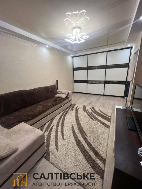 Продаж 2 кімнатної квартири 45 кв. м, Амосова вул. 25