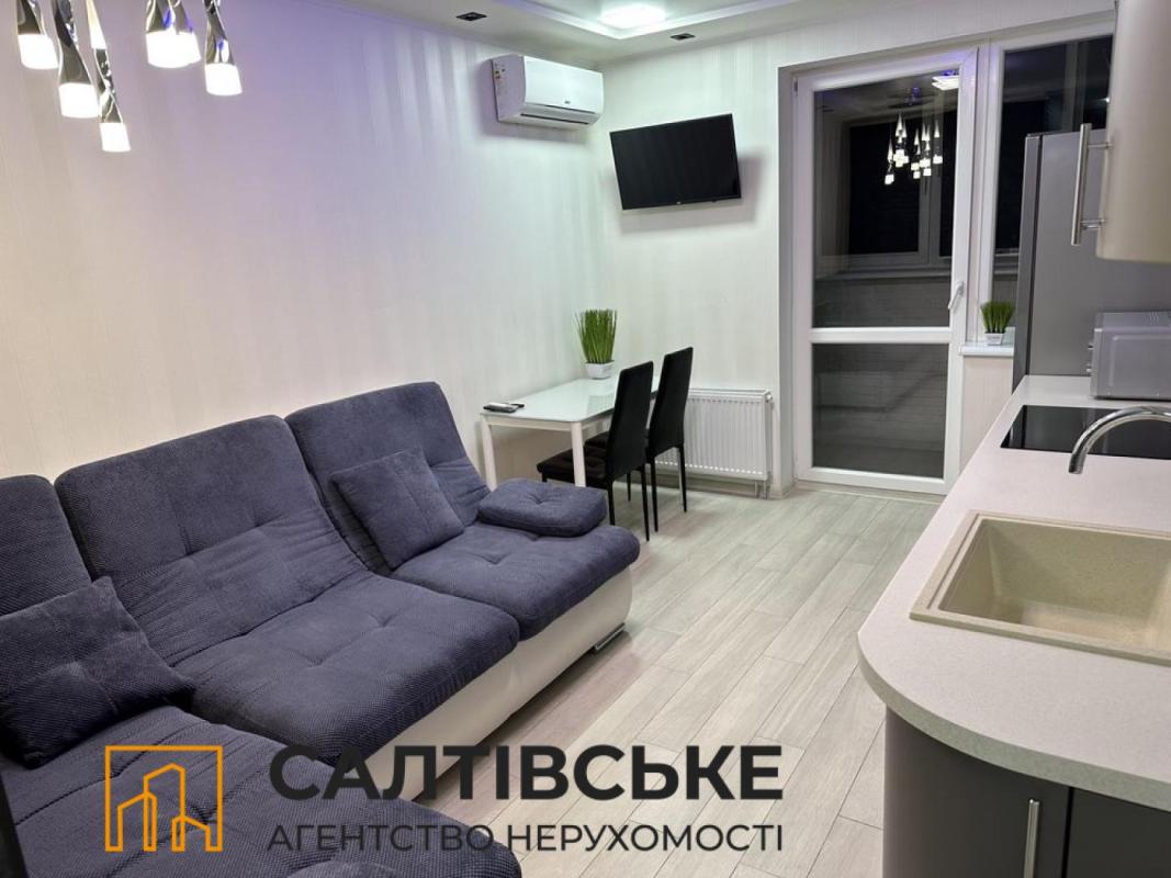 Продаж 1 кімнатної квартири 43 кв. м, Драгоманова вул. 6г