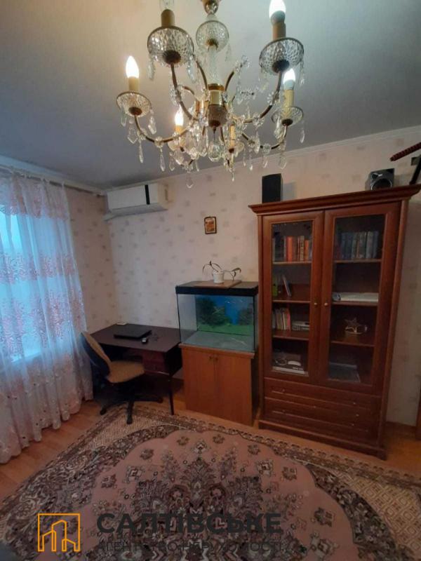 Продажа 3 комнатной квартиры 65 кв. м, Героев Труда ул. 12