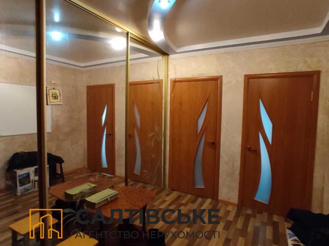 Sale 3 bedroom-(s) apartment 69 sq. m., Natalii Uzhvii Street 108