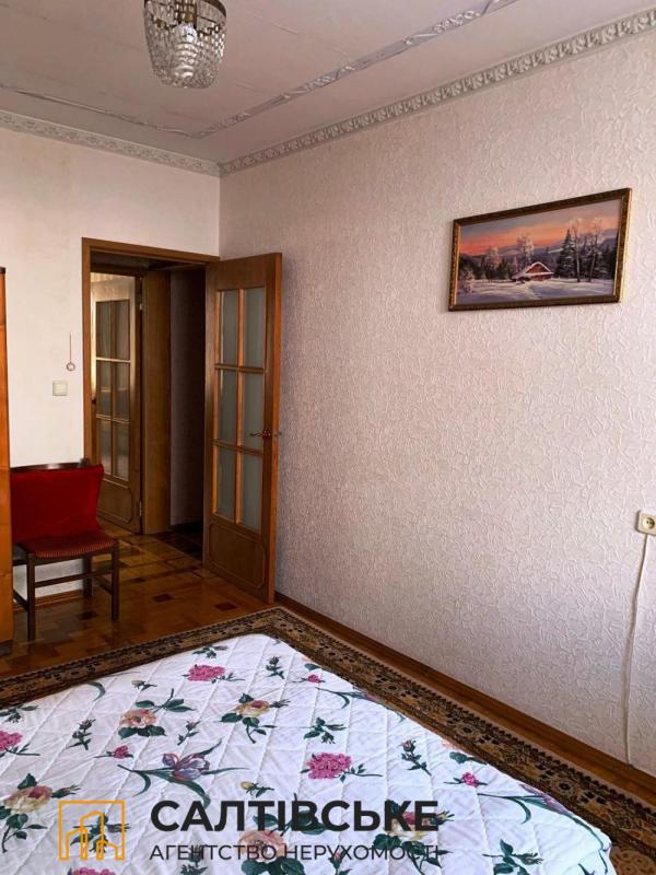 Продаж 3 кімнатної квартири 64 кв. м, Амосова вул. 15