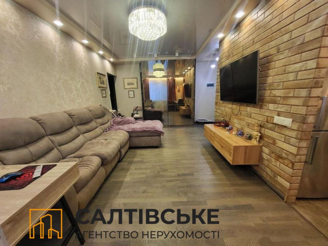Продажа 3 комнатной квартиры 66 кв. м, Амосова ул. 13