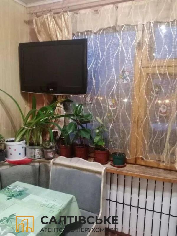Продаж 1 кімнатної квартири 35 кв. м, Амосова вул. 25