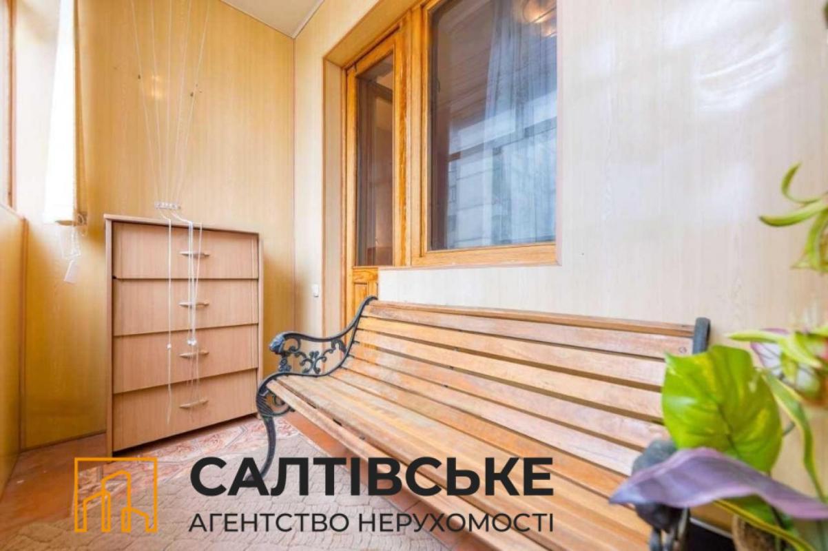 Продаж 4 кімнатної квартири 70 кв. м, Гвардійців-Широнінців вул. 53