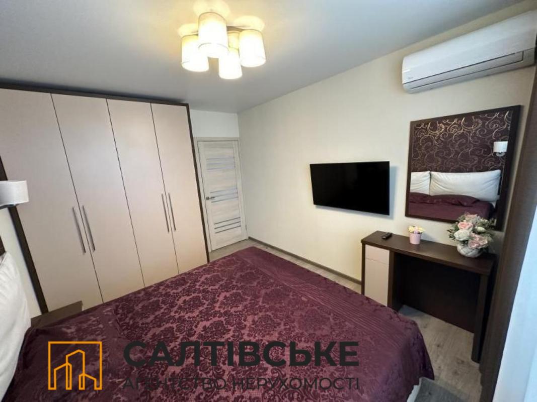 Продаж 3 кімнатної квартири 65 кв. м, Тракторобудівників просп. 162б