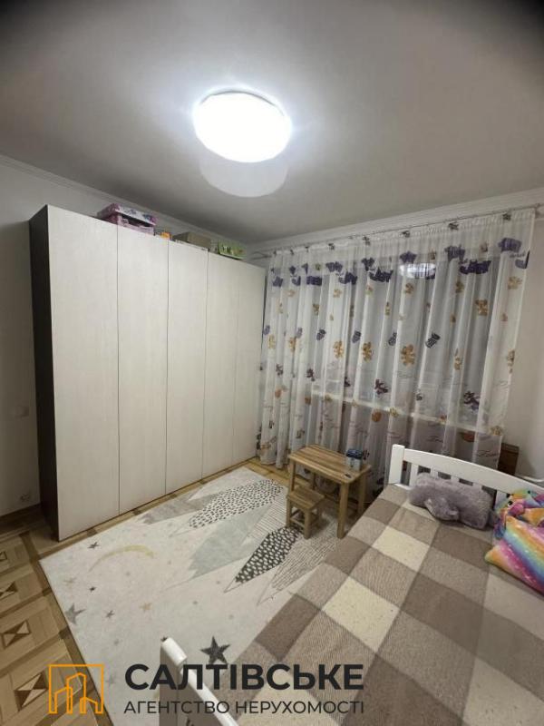 Продаж 3 кімнатної квартири 71 кв. м, Велозаводська вул. 32