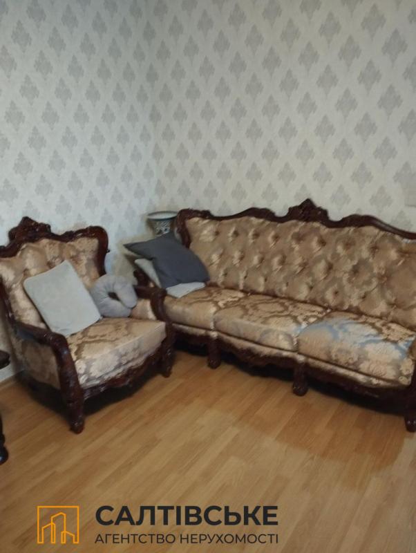 Продажа 2 комнатной квартиры 100 кв. м, Гвардейцев-Широнинцев ул. 27