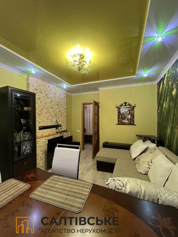 Sale 3 bedroom-(s) apartment 65 sq. m., Valentynivska street 24б