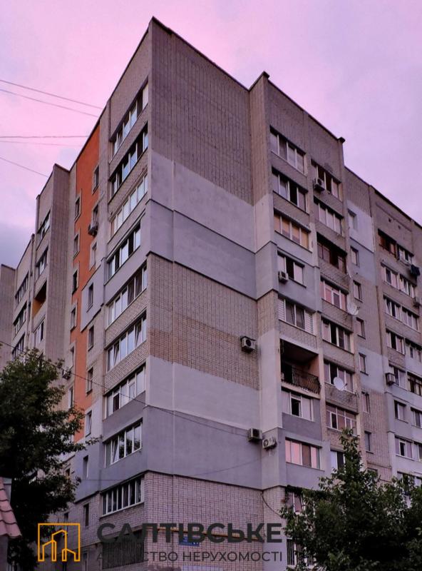 Продаж 3 кімнатної квартири 70 кв. м, Владислава Зубенка вул. (Тимурівців) 21