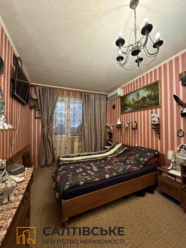 Sale 3 bedroom-(s) apartment 64 sq. m., Valentynivska street 60