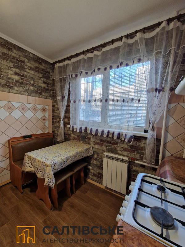 Sale 4 bedroom-(s) apartment 70 sq. m., Akademika Pavlova Street 140а