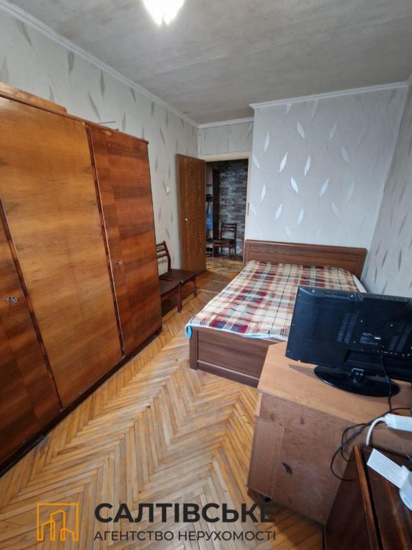 Продаж 4 кімнатної квартири 70 кв. м, Академіка Павлова вул. 140а