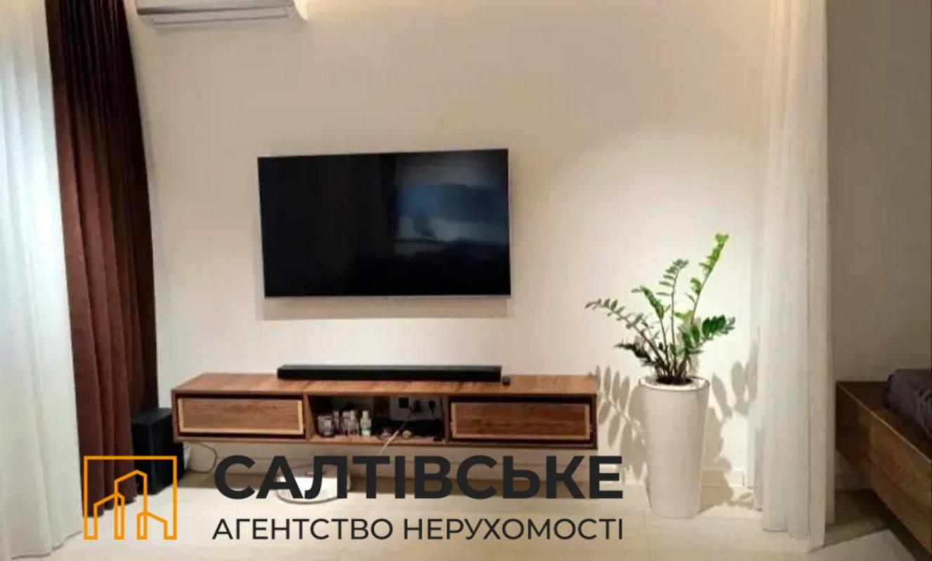 Продаж 1 кімнатної квартири 36 кв. м, Драгоманова вул. 4