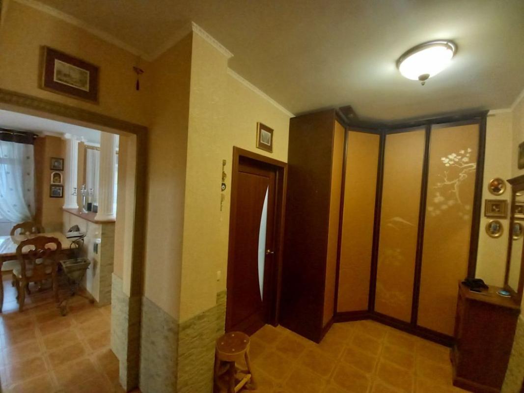 Long term rent 1 bedroom-(s) apartment Raisy Okipnoi Street 10б
