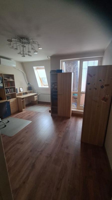 Long term rent 3 bedroom-(s) apartment Petra Hryhorenka Avenue (Marshala Zhukova Avenue) 21