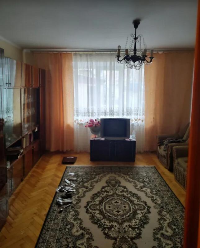 Продаж 4 кімнатної квартири 80 кв. м, Захисників України вул. (Пушкіна) 6