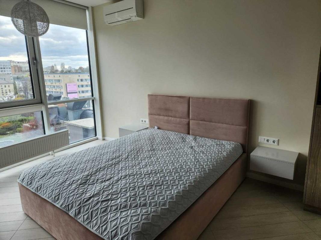 Long term rent 2 bedroom-(s) apartment Beresteiska Avenue (Peremohy Avenue) 26