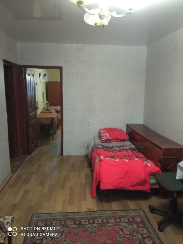 Long term rent 3 bedroom-(s) apartment Peremohy Avenue 75б