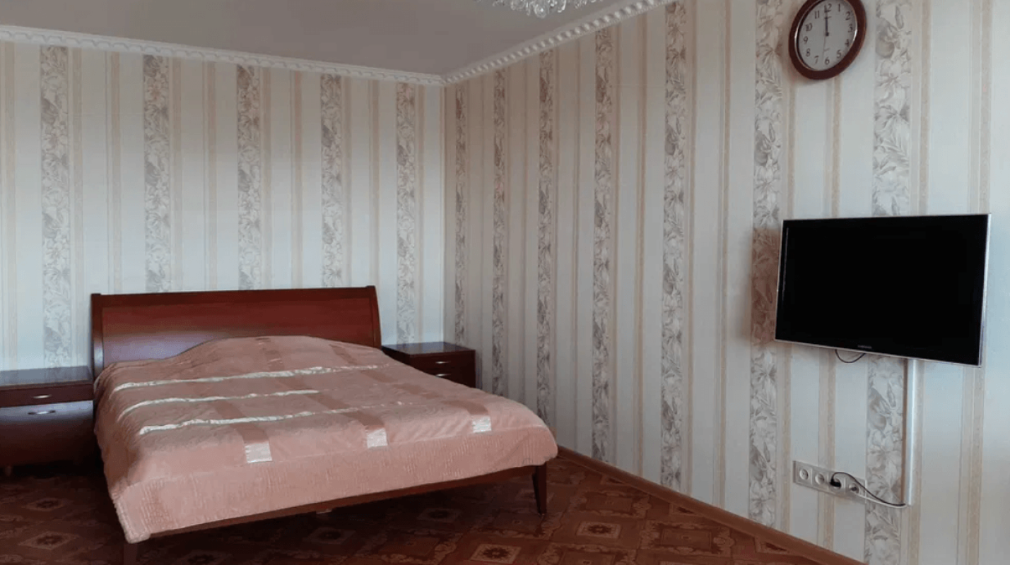Long term rent 1 bedroom-(s) apartment Yuriia Haharina Avenue 86