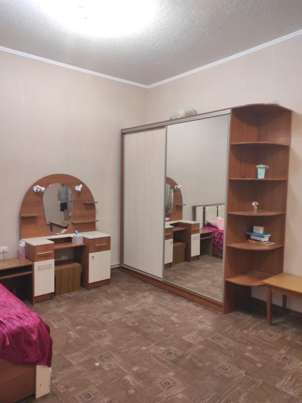 Long term rent 5 bedroom-(s) apartment Korolenka Street 19