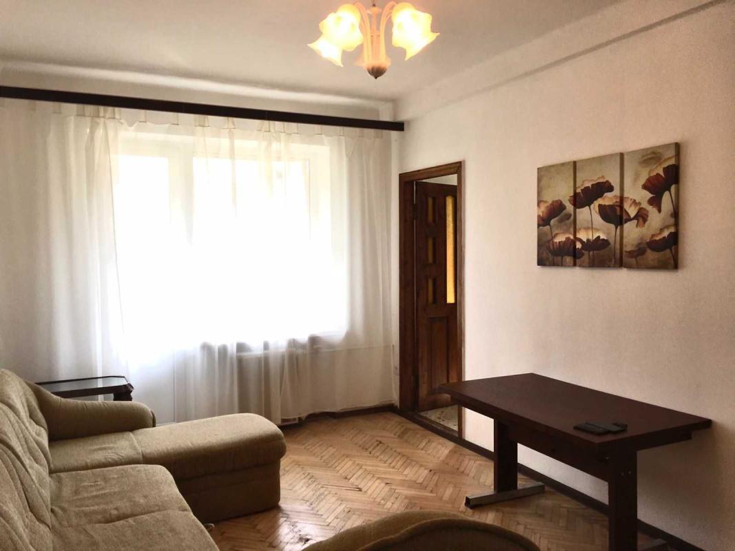Long term rent 3 bedroom-(s) apartment Rodyny Hlaholyevykh street (Akademika Hrekova Street) 22а