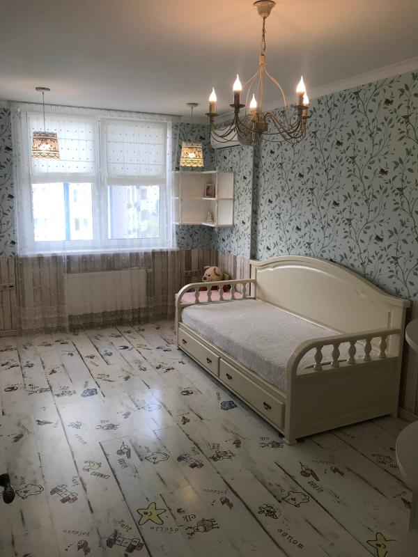 Long term rent 3 bedroom-(s) apartment Aviakonstruktora Ihoria Sikorskoho Street (Tankova Street) 1