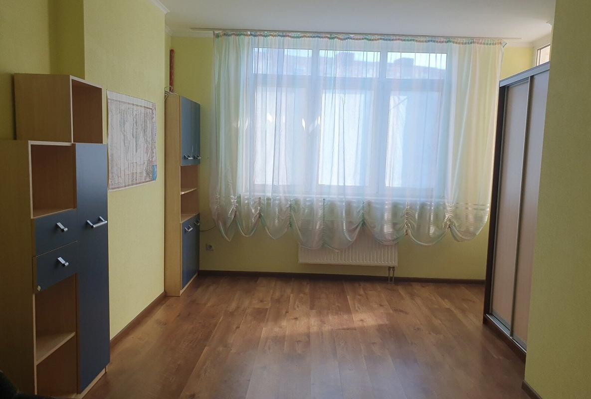 Долгосрочная аренда 3 комнатной квартиры Сапёрно-Слободская ул. 24