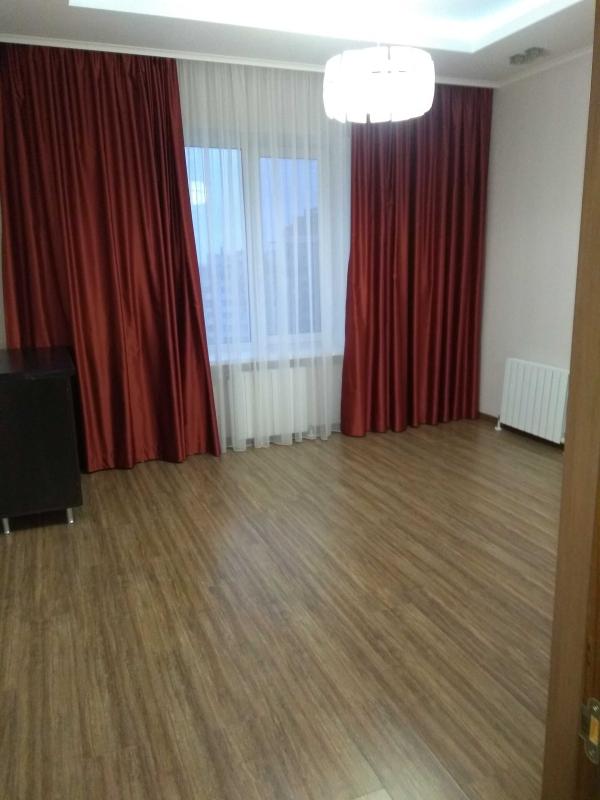 Long term rent 4 bedroom-(s) apartment Anatoliia Kuznetsova Street (Dmytrivska Street)