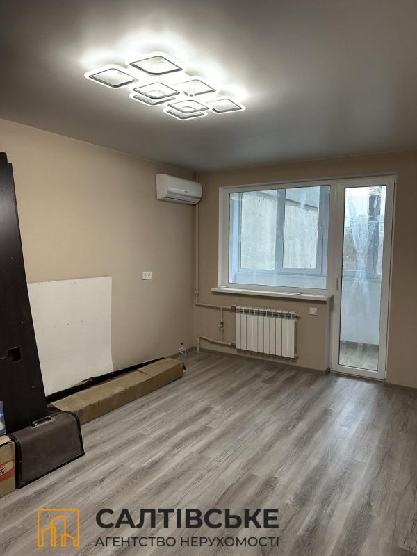 Продаж 4 кімнатної квартири 88 кв. м, Єнакіевская вул. 20